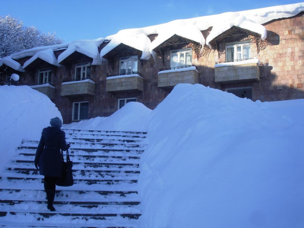 Дом Писателей Цахкадзора Hotel Exterior photo