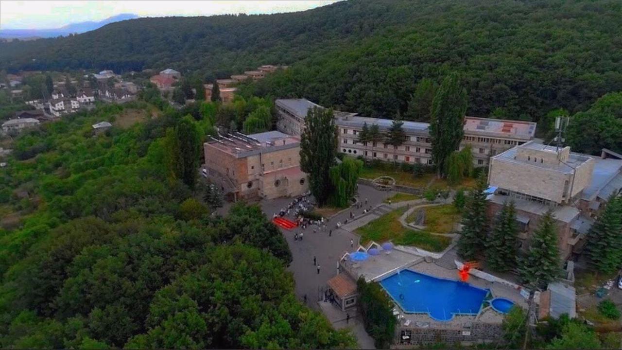 Дом Писателей Цахкадзора Hotel Exterior photo