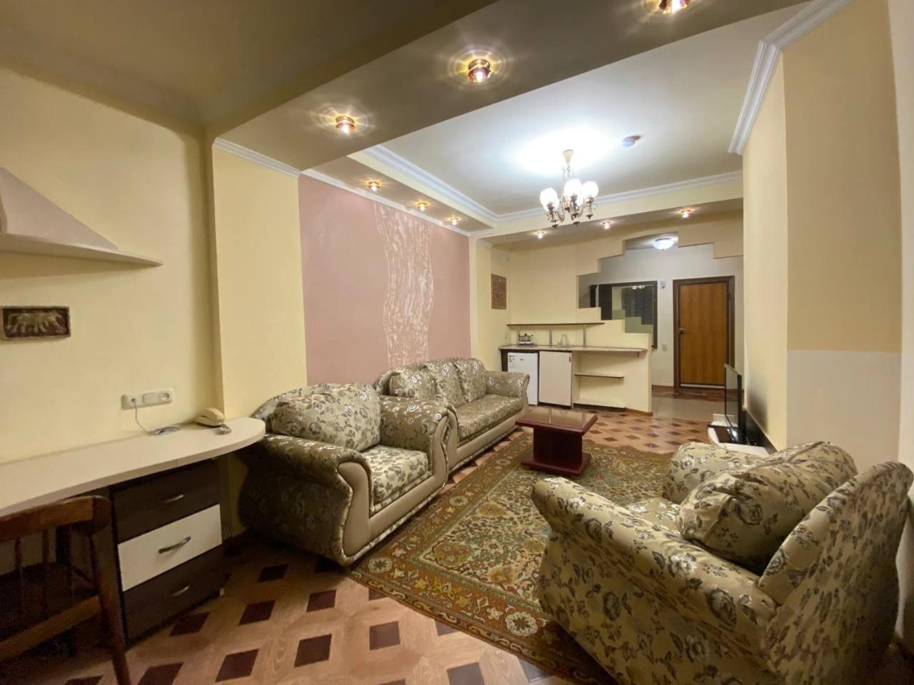 Дом Писателей Цахкадзора Hotel Exterior photo