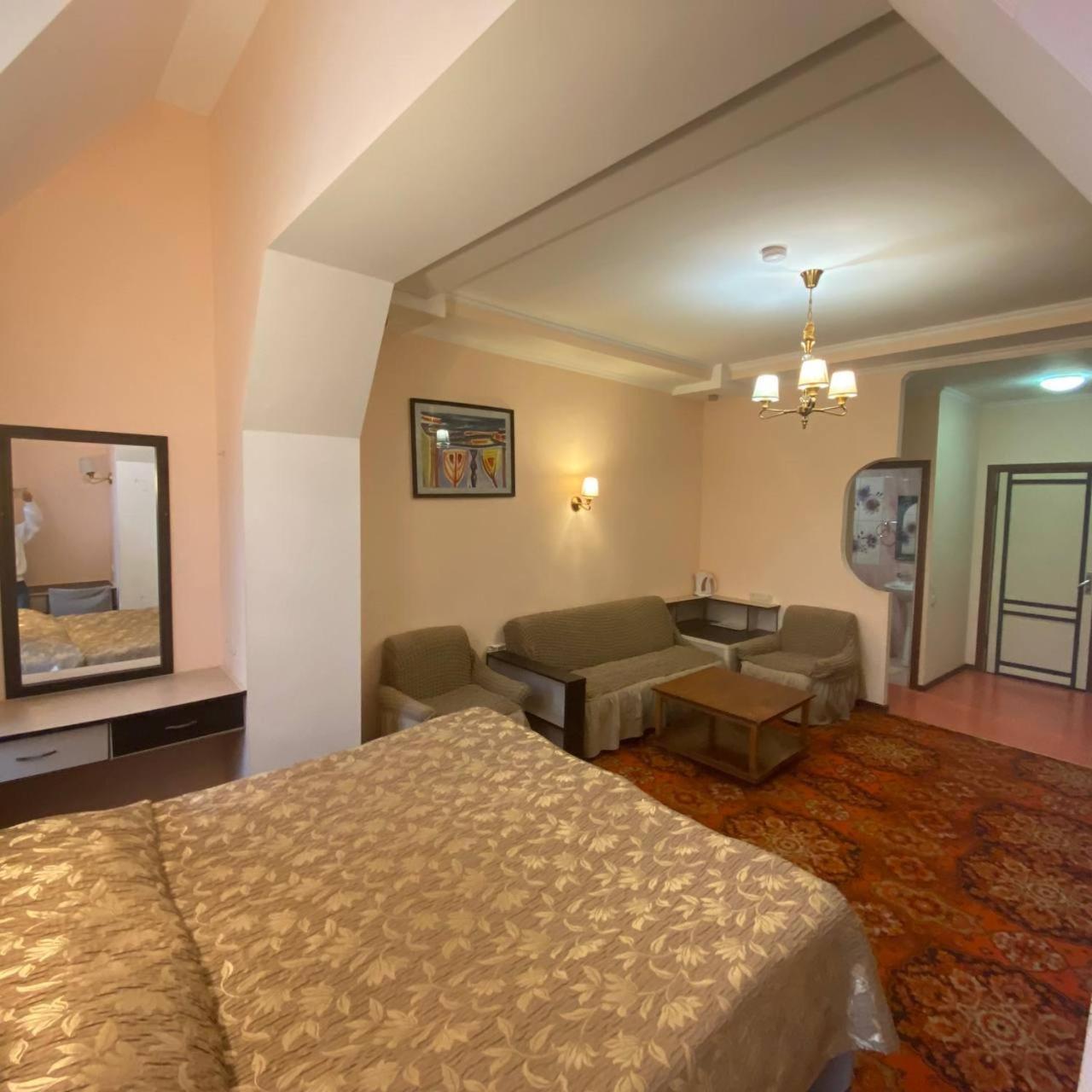 Дом Писателей Цахкадзора Hotel Exterior photo