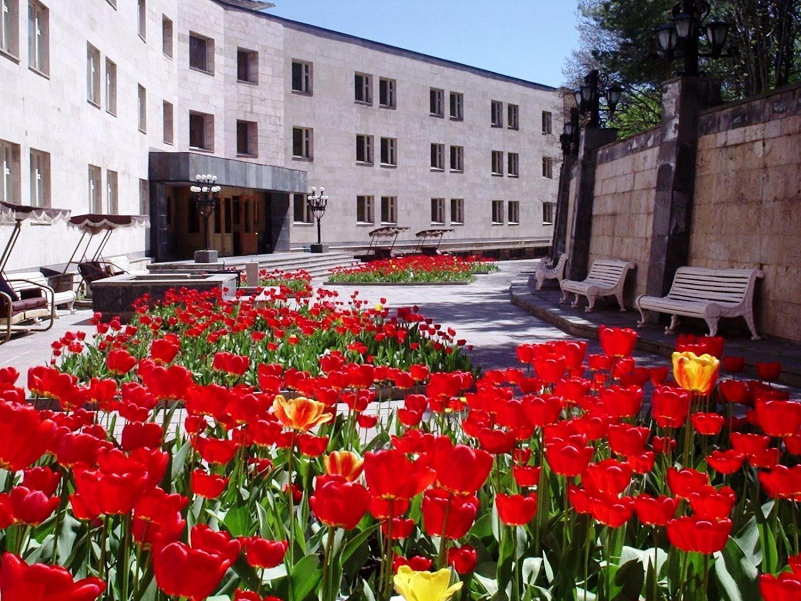 Дом Писателей Цахкадзора Hotel Exterior photo