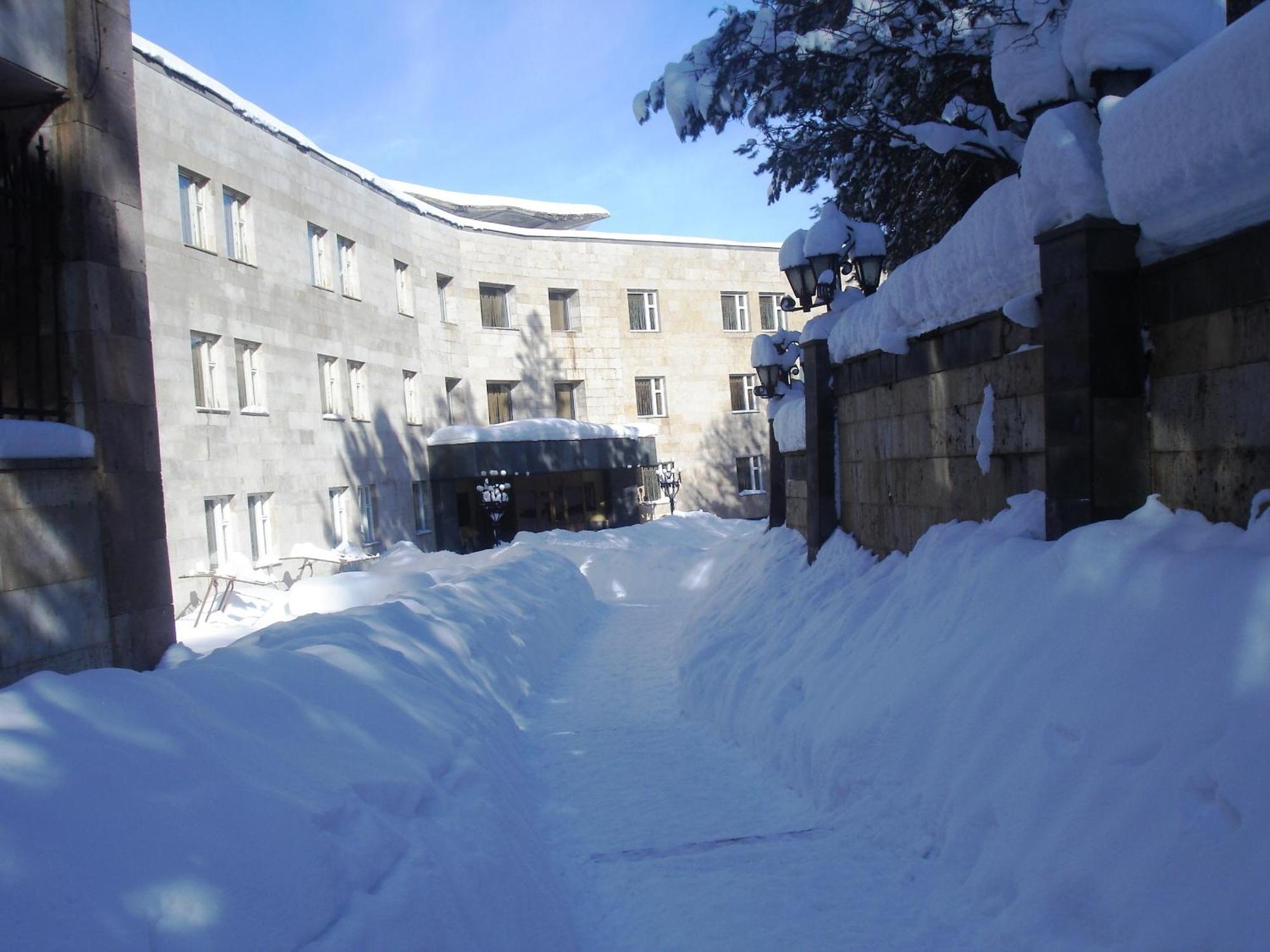 Дом Писателей Цахкадзора Hotel Exterior photo