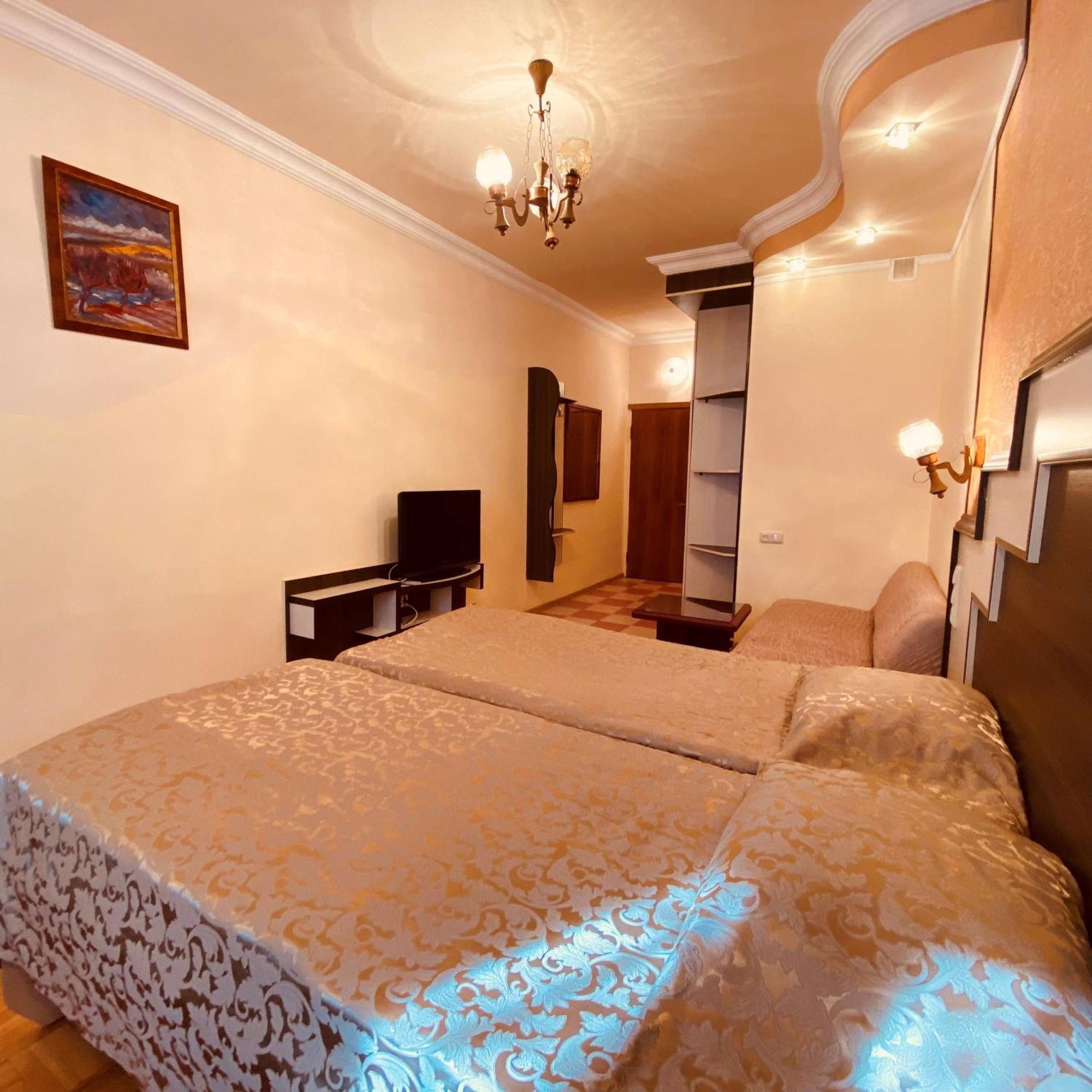 Дом Писателей Цахкадзора Hotel Exterior photo